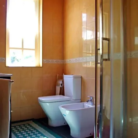 Villa Charming With Pool In